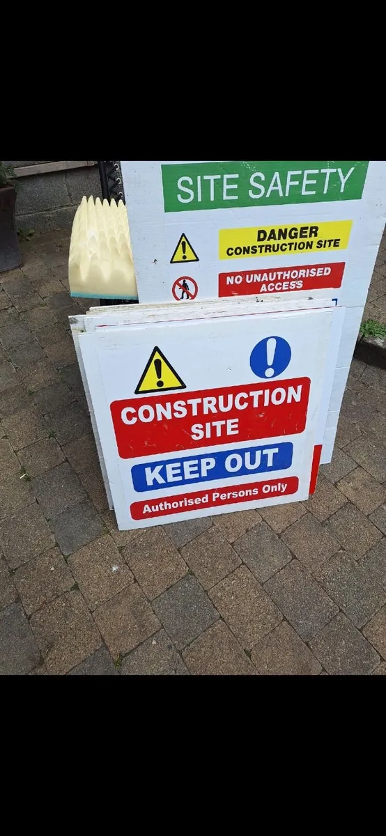 Cardboard site safety signs - Image 3