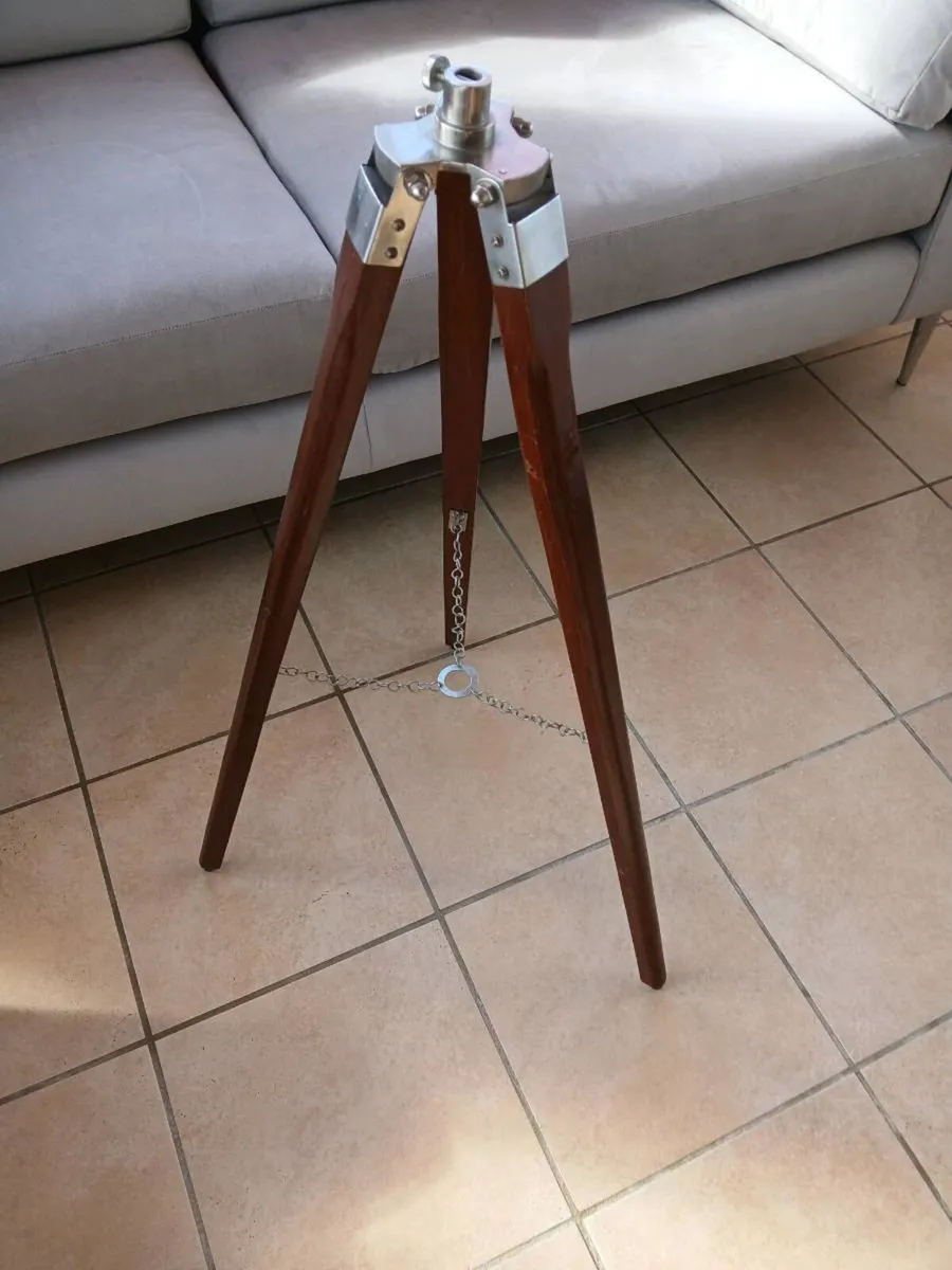 Tripod - Image 1