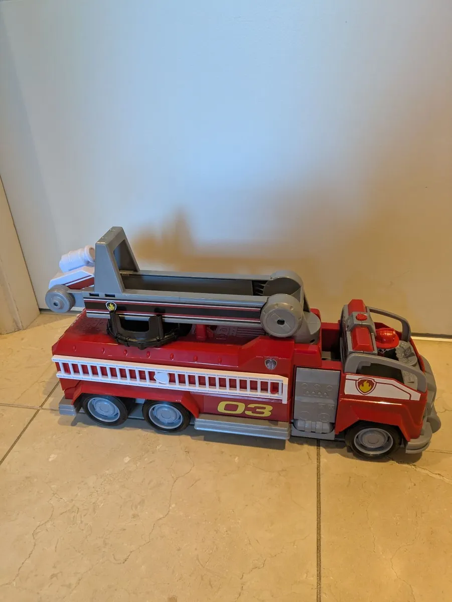 Paw Patrol, Marshall Transforming Fire Truck - Image 3