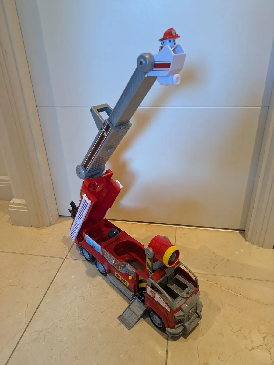 Paw Patrol, Marshall Transforming Fire Truck - Image 1
