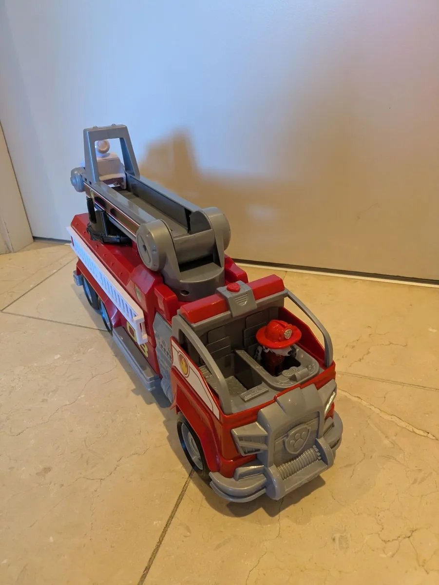 Paw Patrol, Marshall Transforming Fire Truck - Image 2