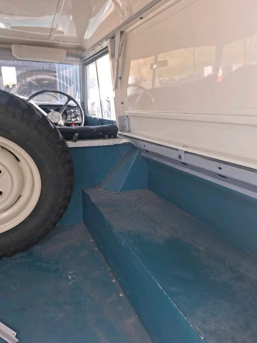 Landrover Series 3 - Image 4