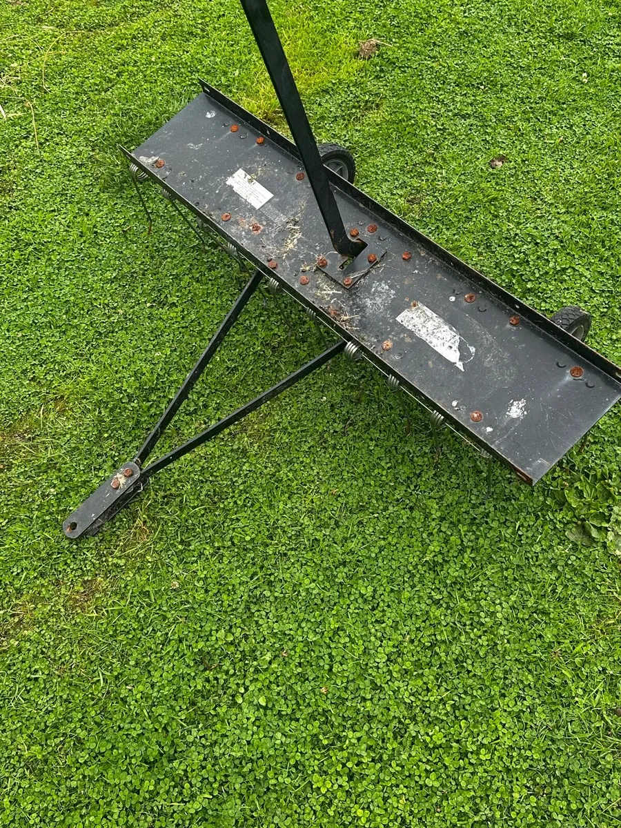 Ride on mower scarifier - Image 2