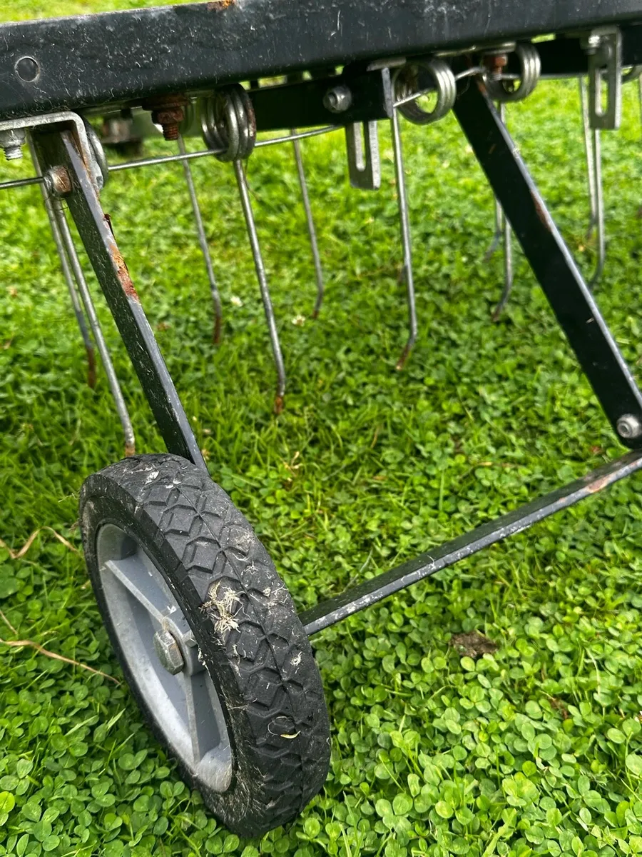 Ride on mower scarifier - Image 3