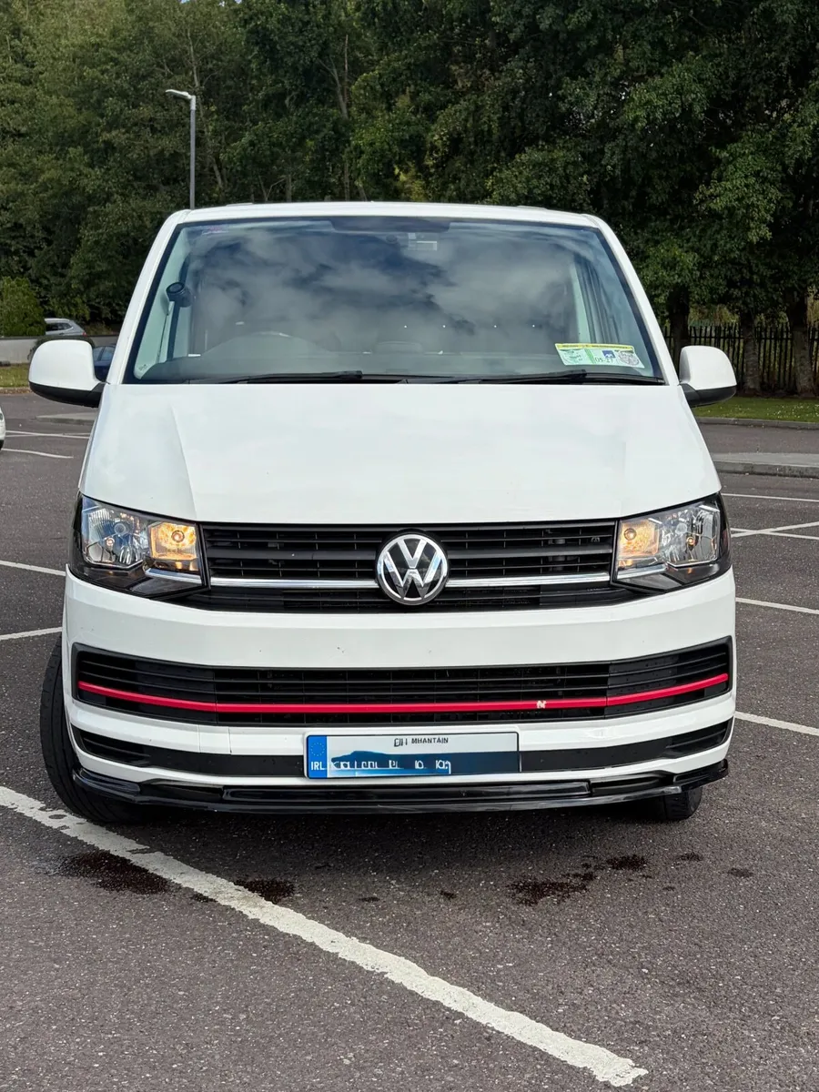 Volkswagen Transporter 2017 - Image 1