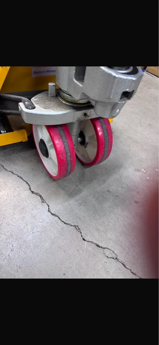 Pallet truck - Image 4