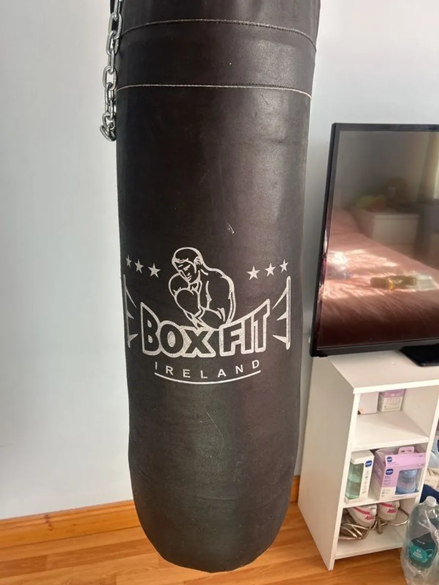 Box fit boxing bag plus wall bracket - Image 4