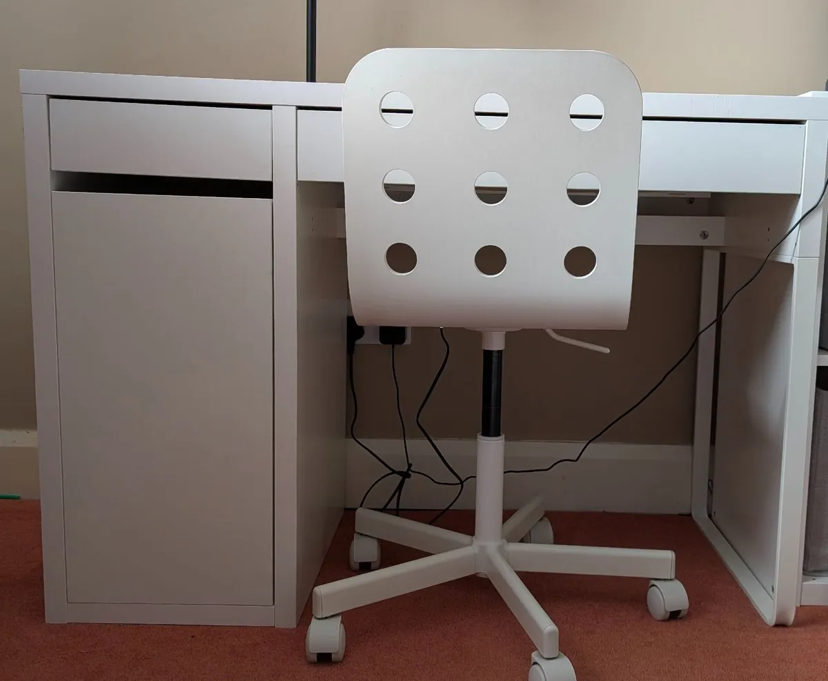 Desk - Image 2