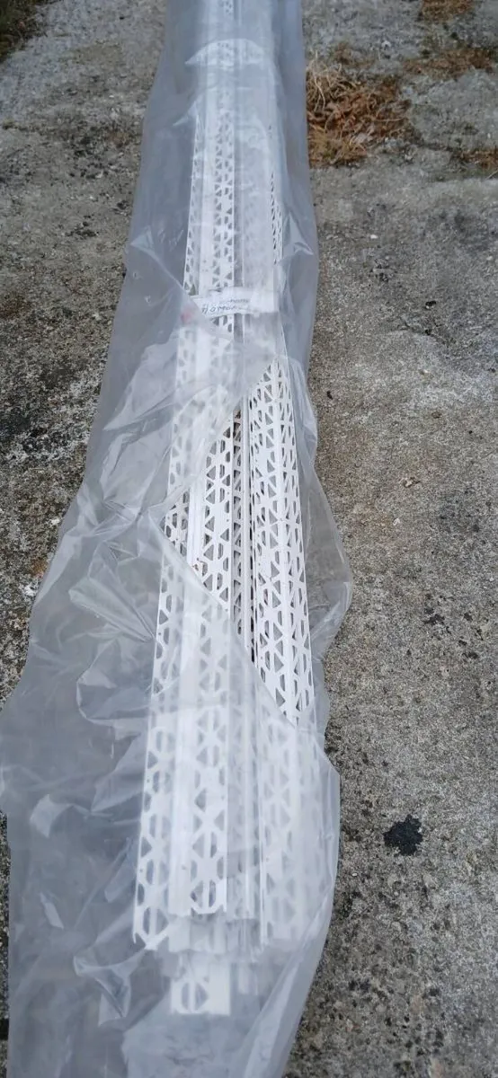 Angle and stop bead plastering - Image 3