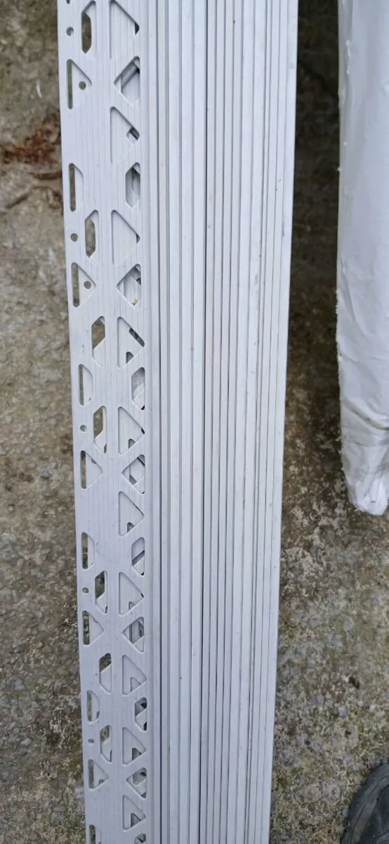 Angle and stop bead plastering - Image 1