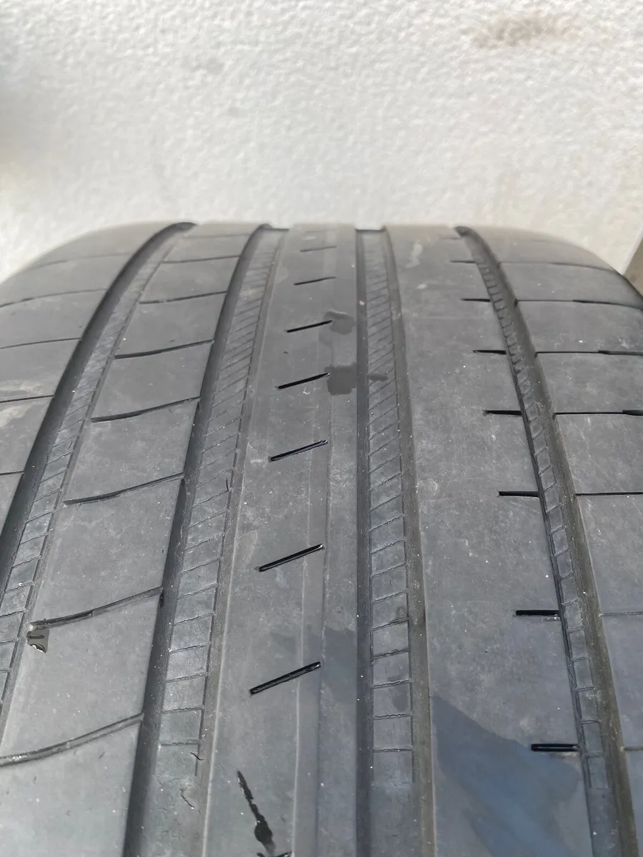 BMW G30 18” Alloys and tyres M Sport - Image 4