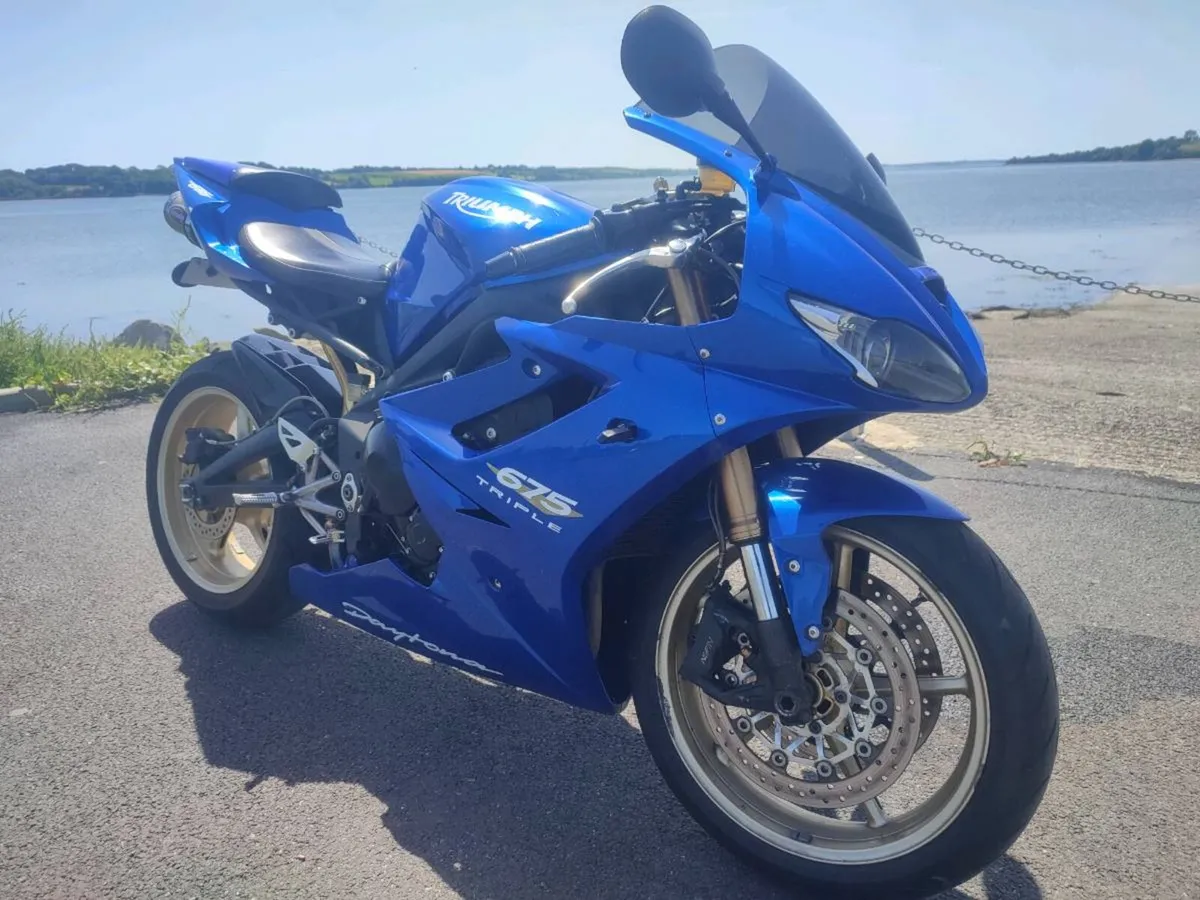 2010 Triumph Daytona 675 - Image 2