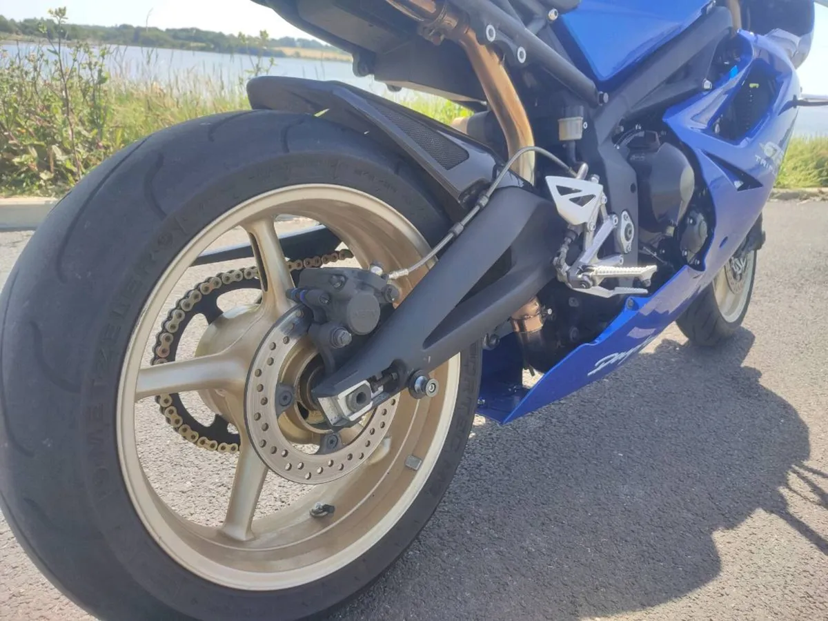 2010 Triumph Daytona 675 - Image 3