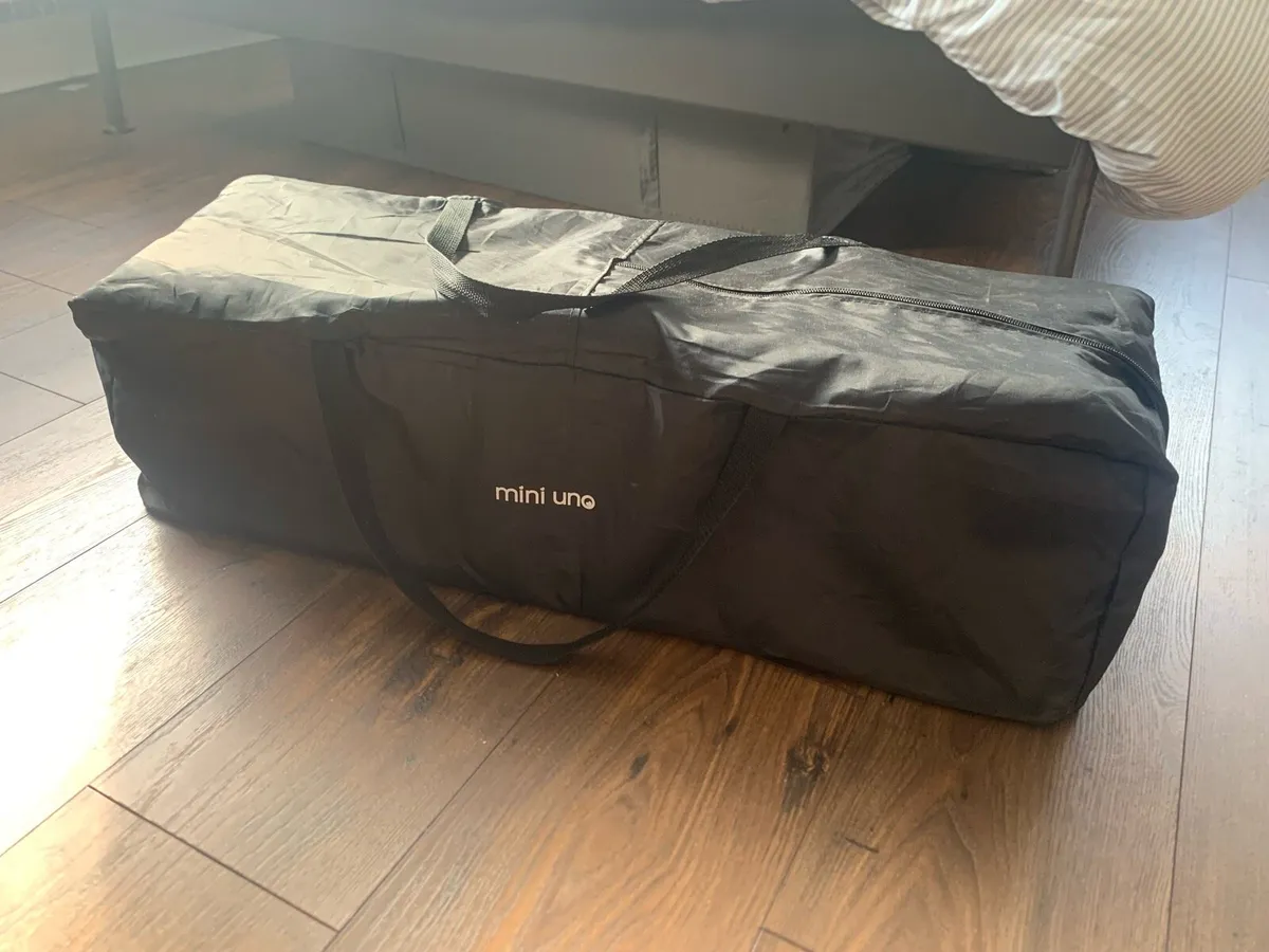 Travel Cot with carry bag - Image 3