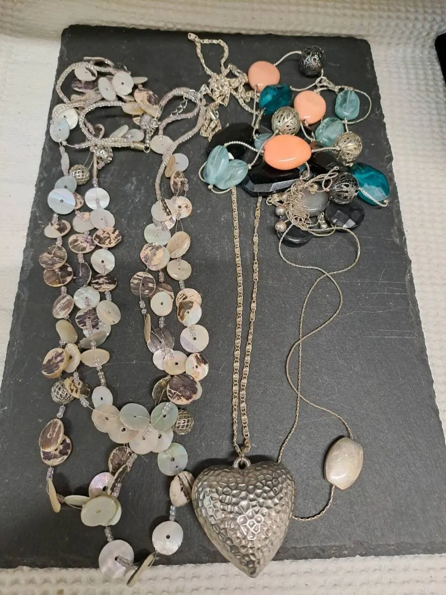 72 piece jewellery lot with box - Image 3