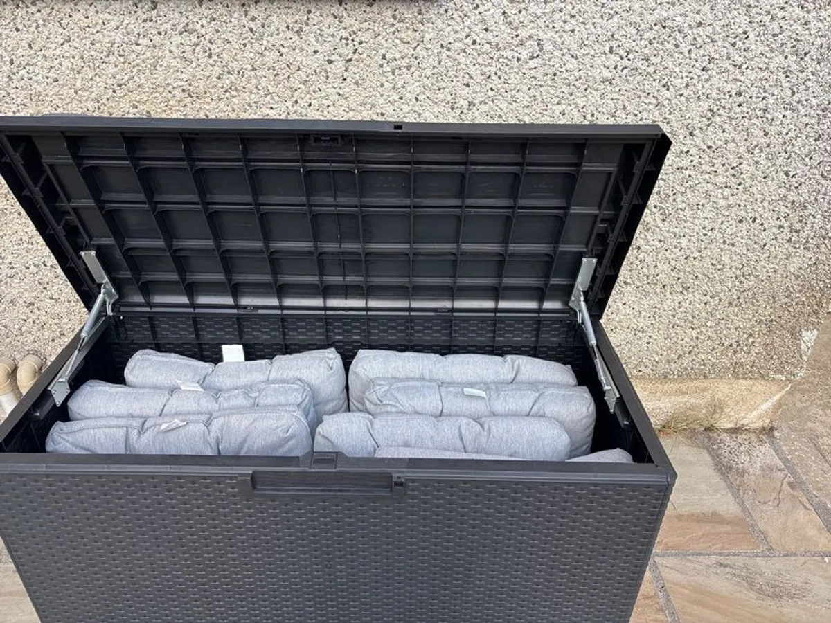 Outdoor Storage bench - Image 2