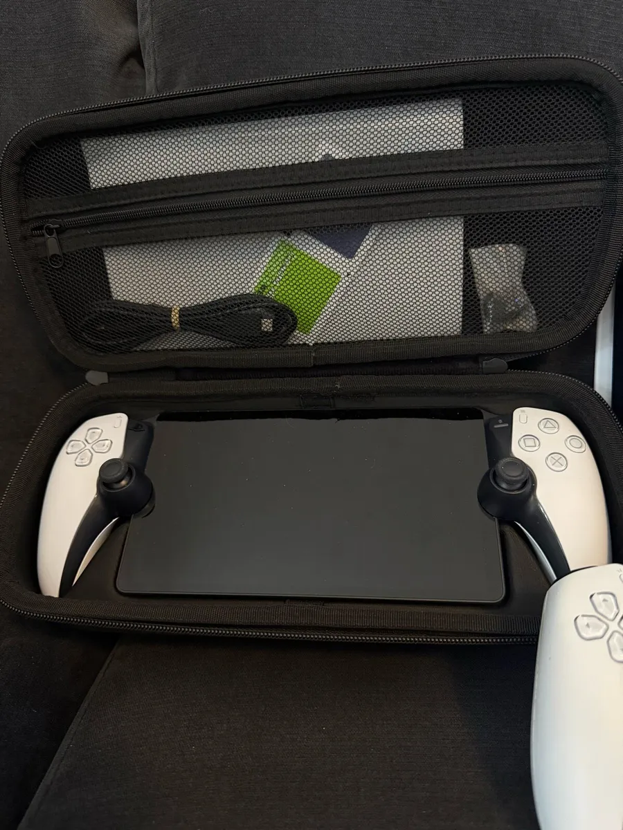 PlayStation 5 and PlayStation Portal bundle - Image 2