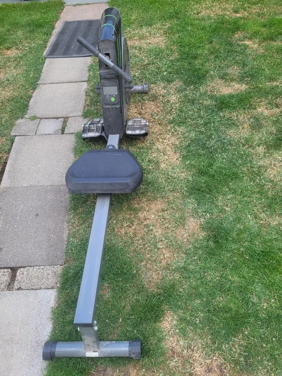 Rowing Machine - Image 3