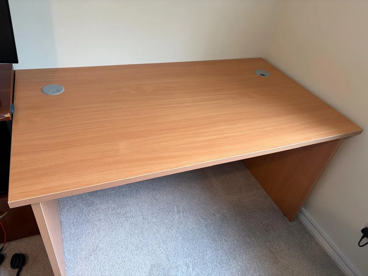 Office desk - Image 2