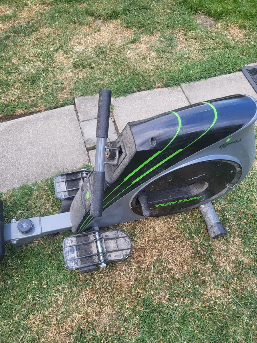 Rowing Machine - Image 4