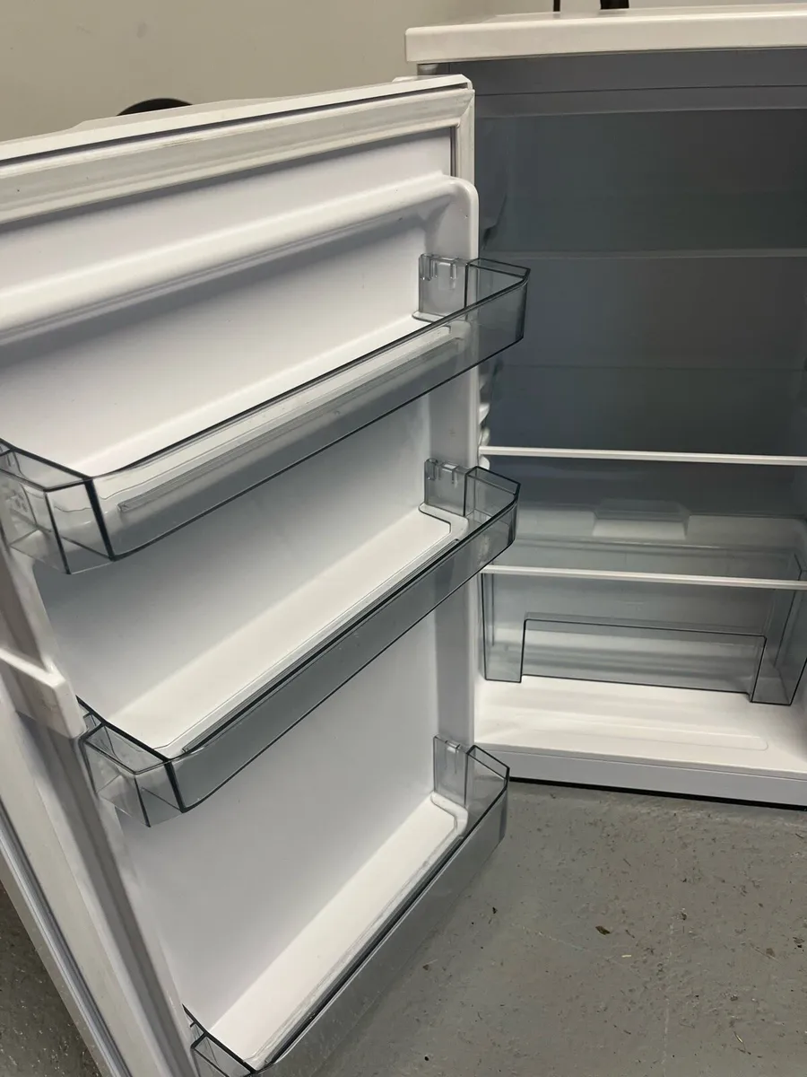 Undercounter fridge - Image 2