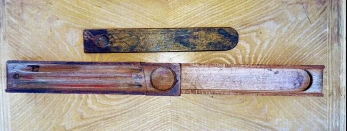 Victorian period pencil case - Image 4