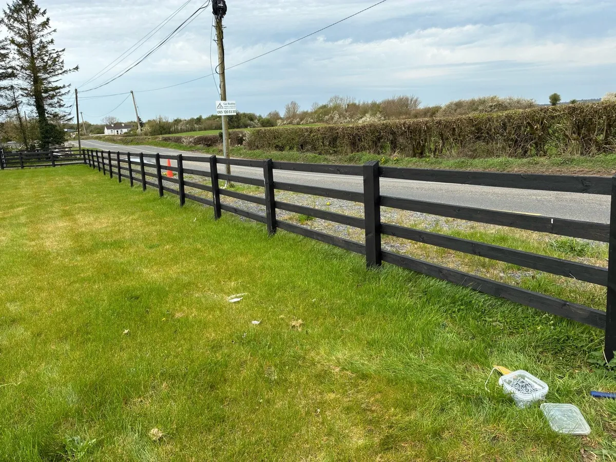 Fencing Contractor - Image 3
