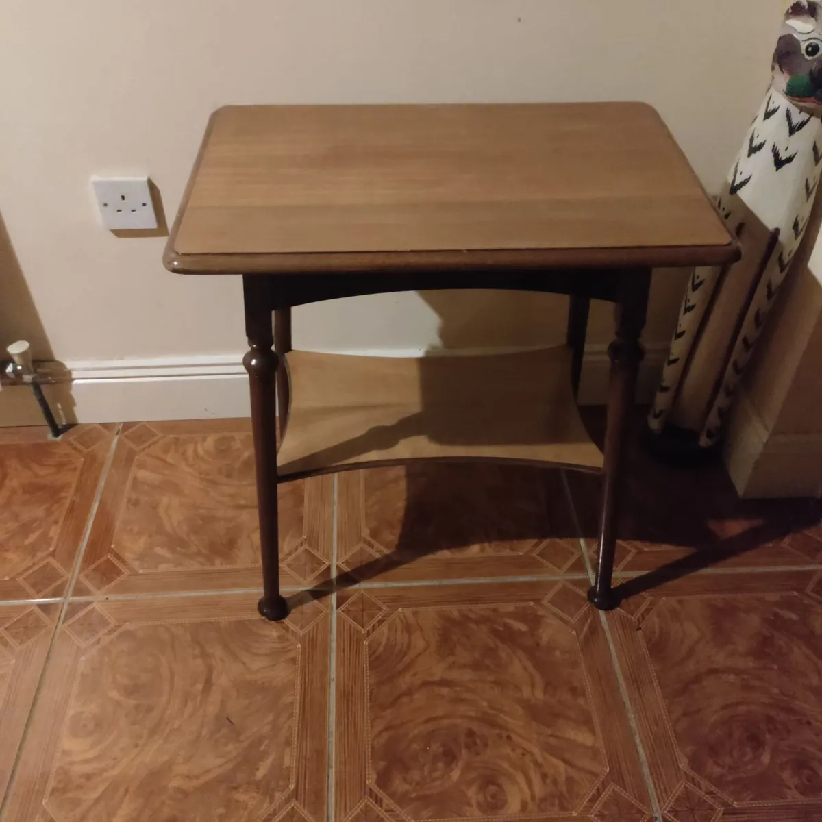 Vintage side table - Image 1