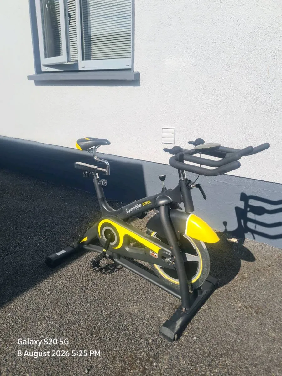 Indoor outdoor exercise bike - Image 1