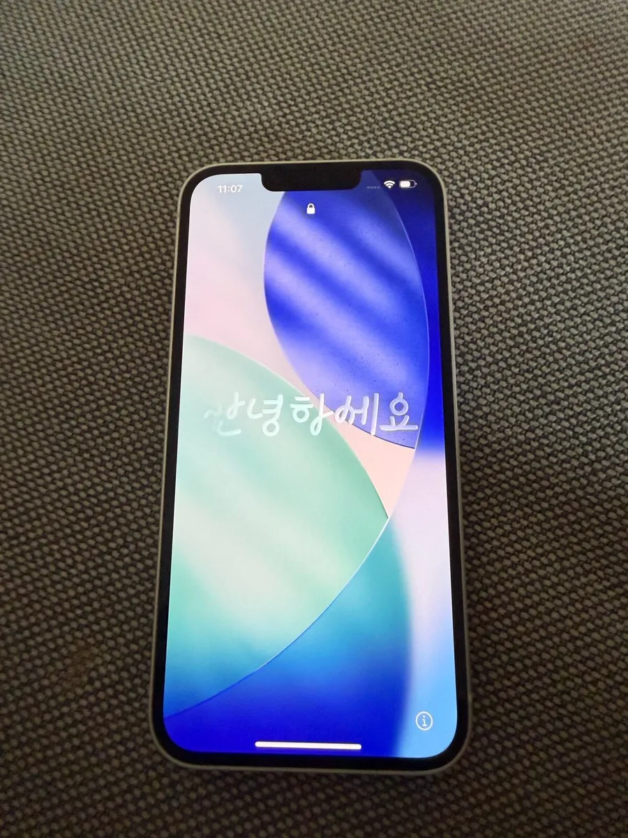 iPhone 13 - Image 3