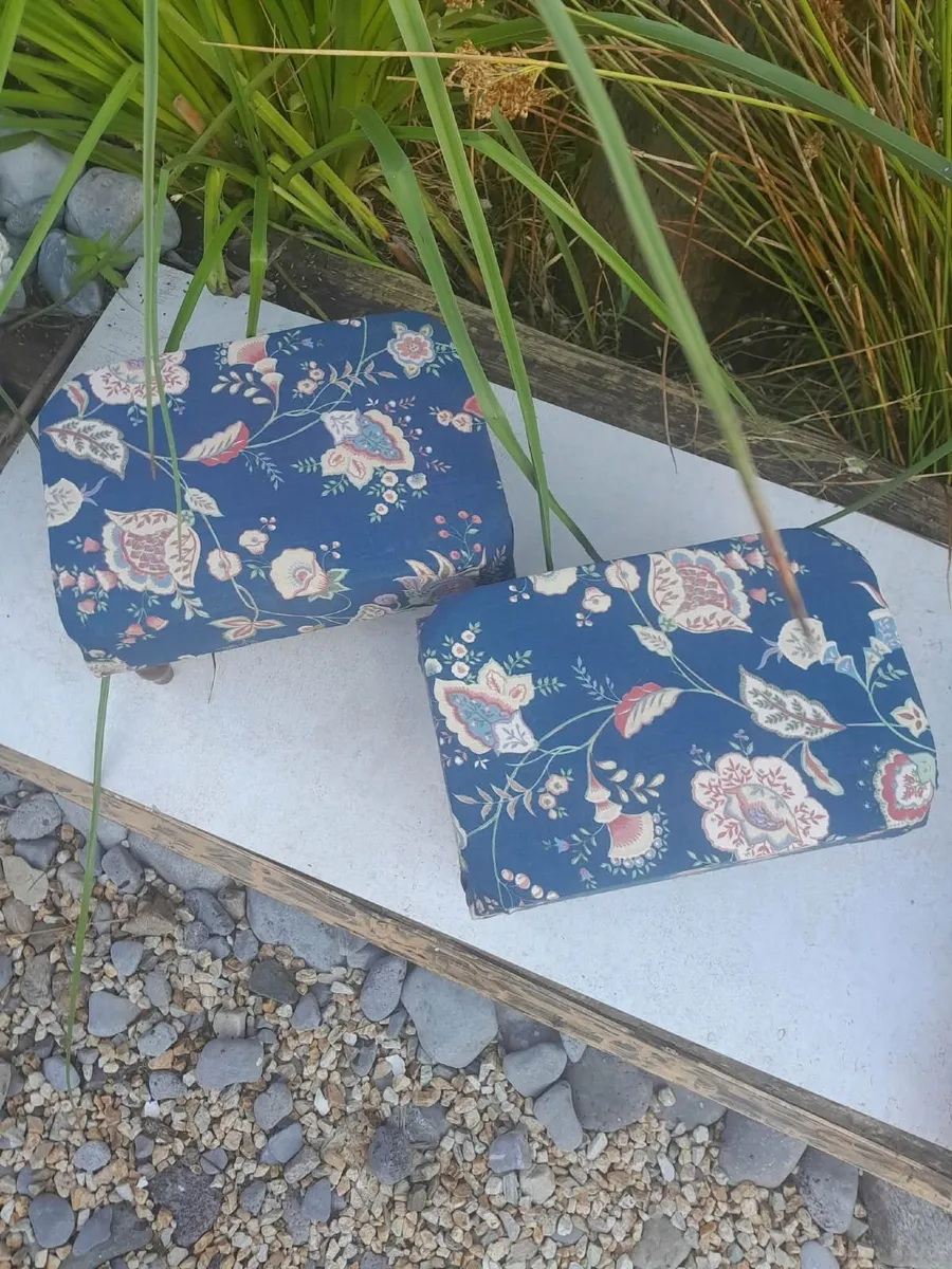 Foot stools - Image 2