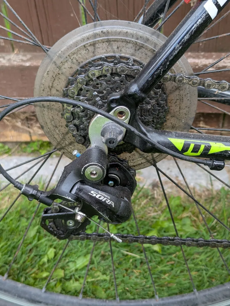 Lightweight Motion Typhoon Road Bike 700c - Image 3