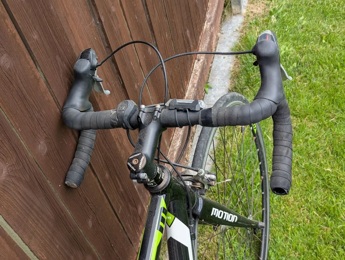 Lightweight Motion Typhoon Road Bike 700c - Image 4