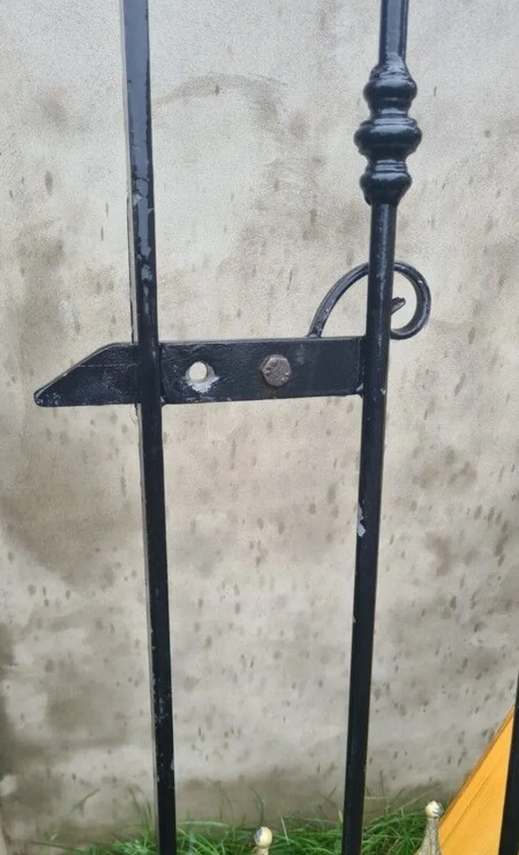 Gates - Image 3