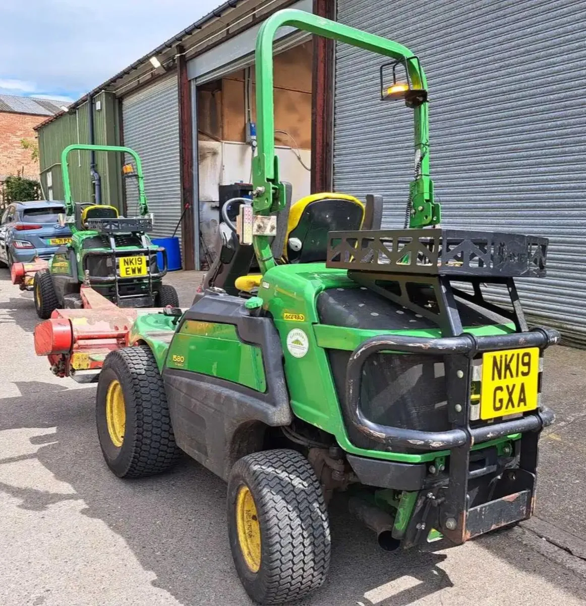 John Deere 1580 ride on mower lawnmower - Image 2