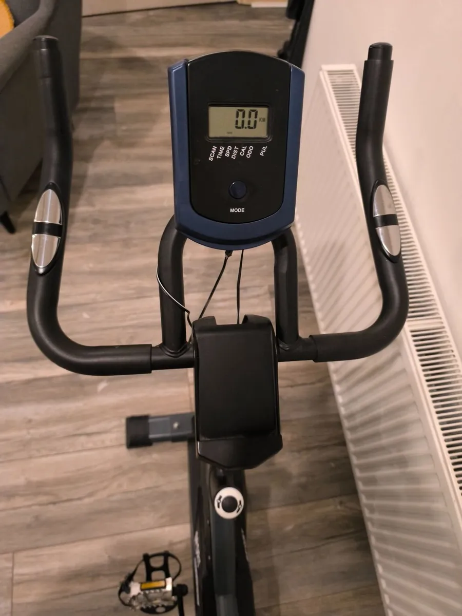 Exercise bike - Image 2