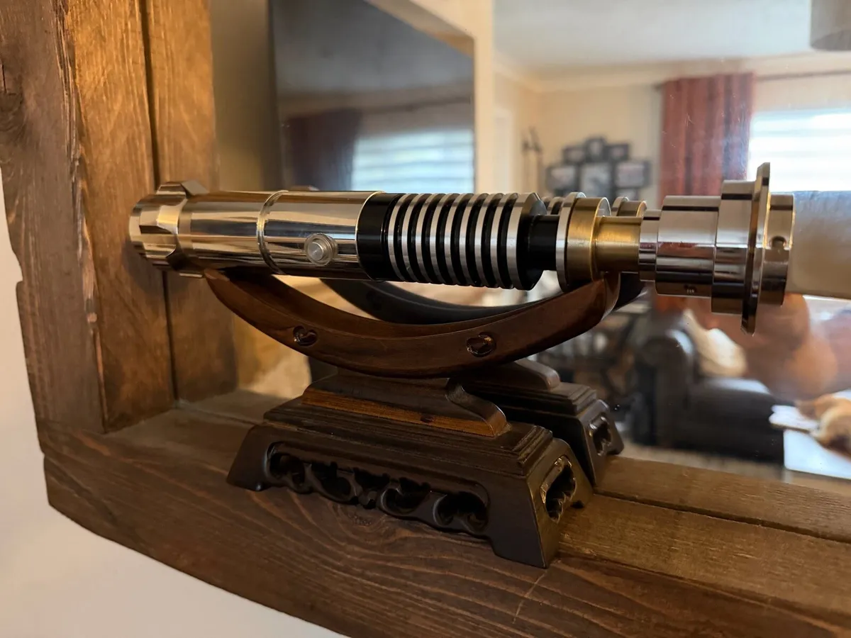 Luke skywalker lightsaber display prop- full size - Image 1