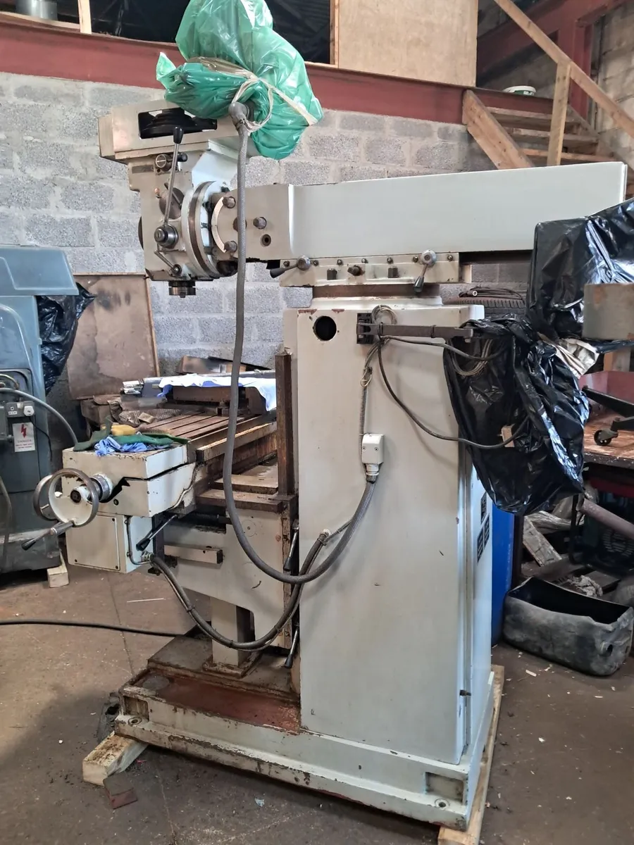 Milling machine - Image 1