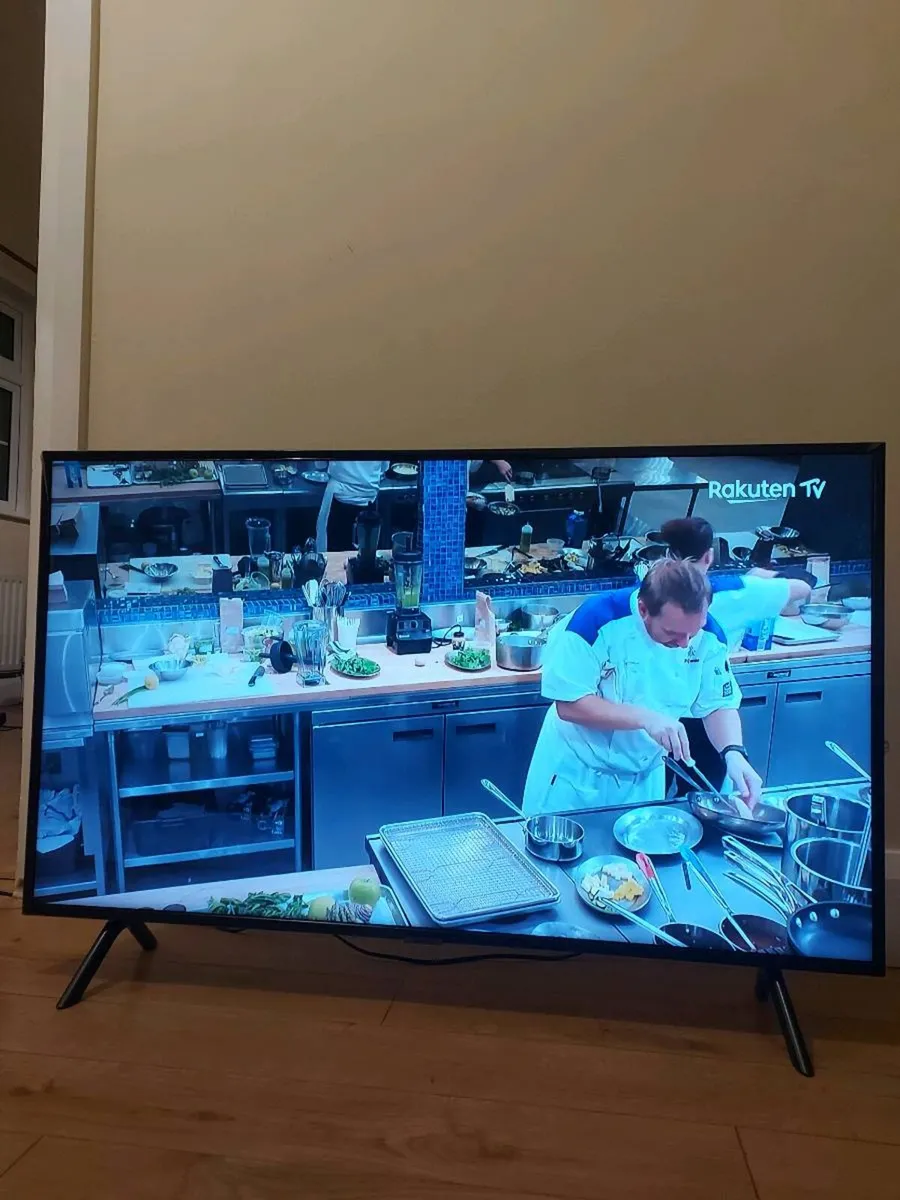 Samsung 43" smart 4K TV - Image 4