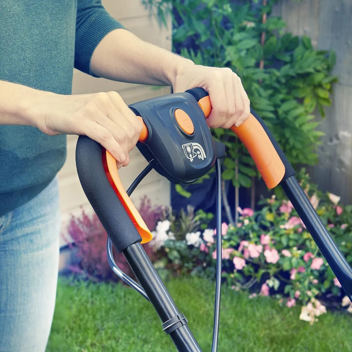 1600W 33CM Hover Mower Non-Collect Corded - Image 4
