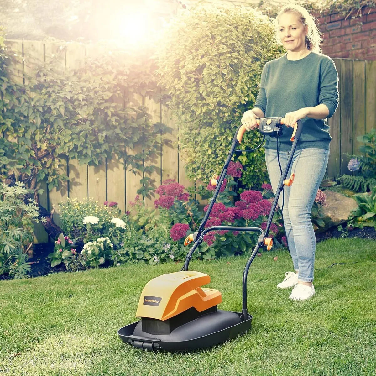 1600W 33CM Hover Mower Non-Collect Corded - Image 2