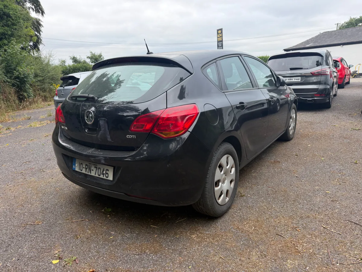Vauxhall Astra 2010 1.7 diesel READ THE AD - Image 2