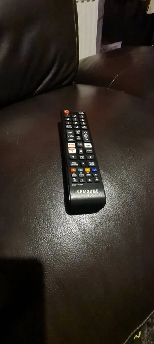 Samsung 75" TU8000 Crystal UHD 4K HDR Smart TV - Image 2