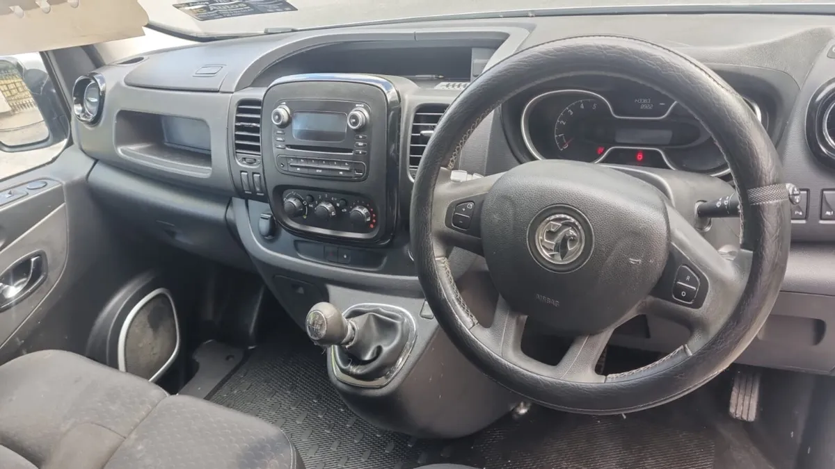 Vauxhall Vivaro 2017 DOE & TAX - Image 4