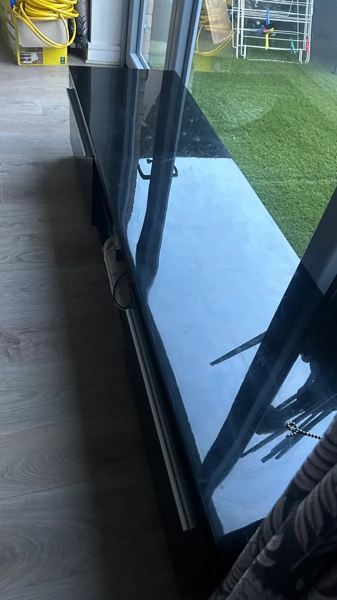 TV STAND - Image 2