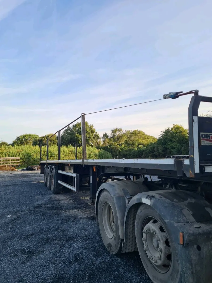 Empty flat trailer from Dublin to wexford