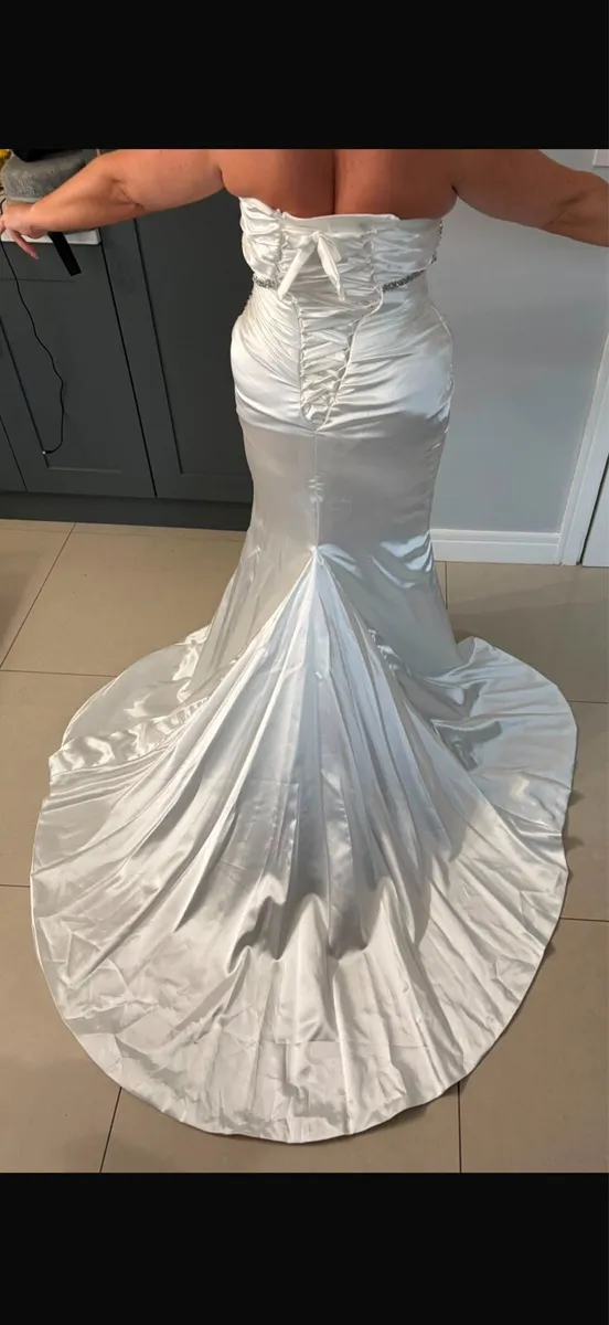Wedding dress - Image 2