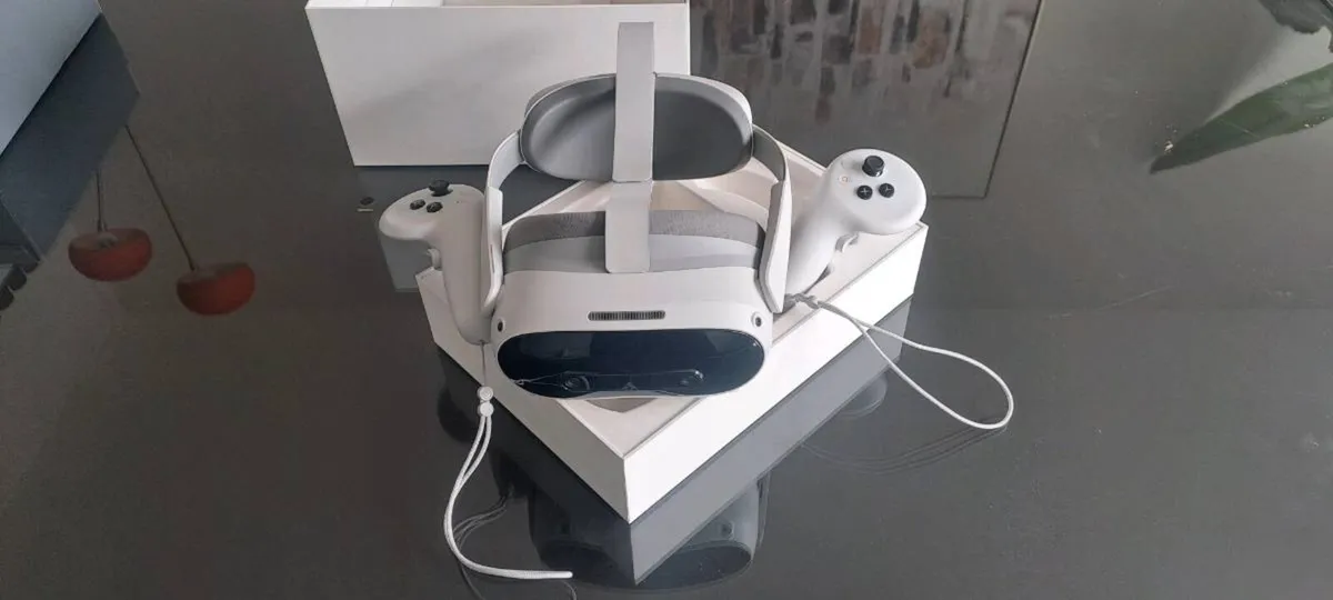 Pico 4 Ultra VR Headset 256GB - White - Image 1