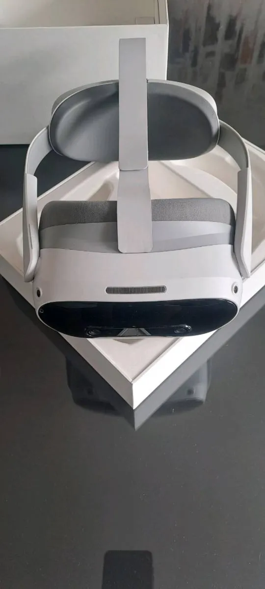 Pico 4 Ultra VR Headset 256GB - White - Image 2