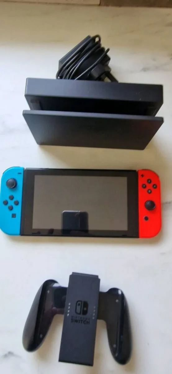 Nintendo Switch 128gb - Image 1
